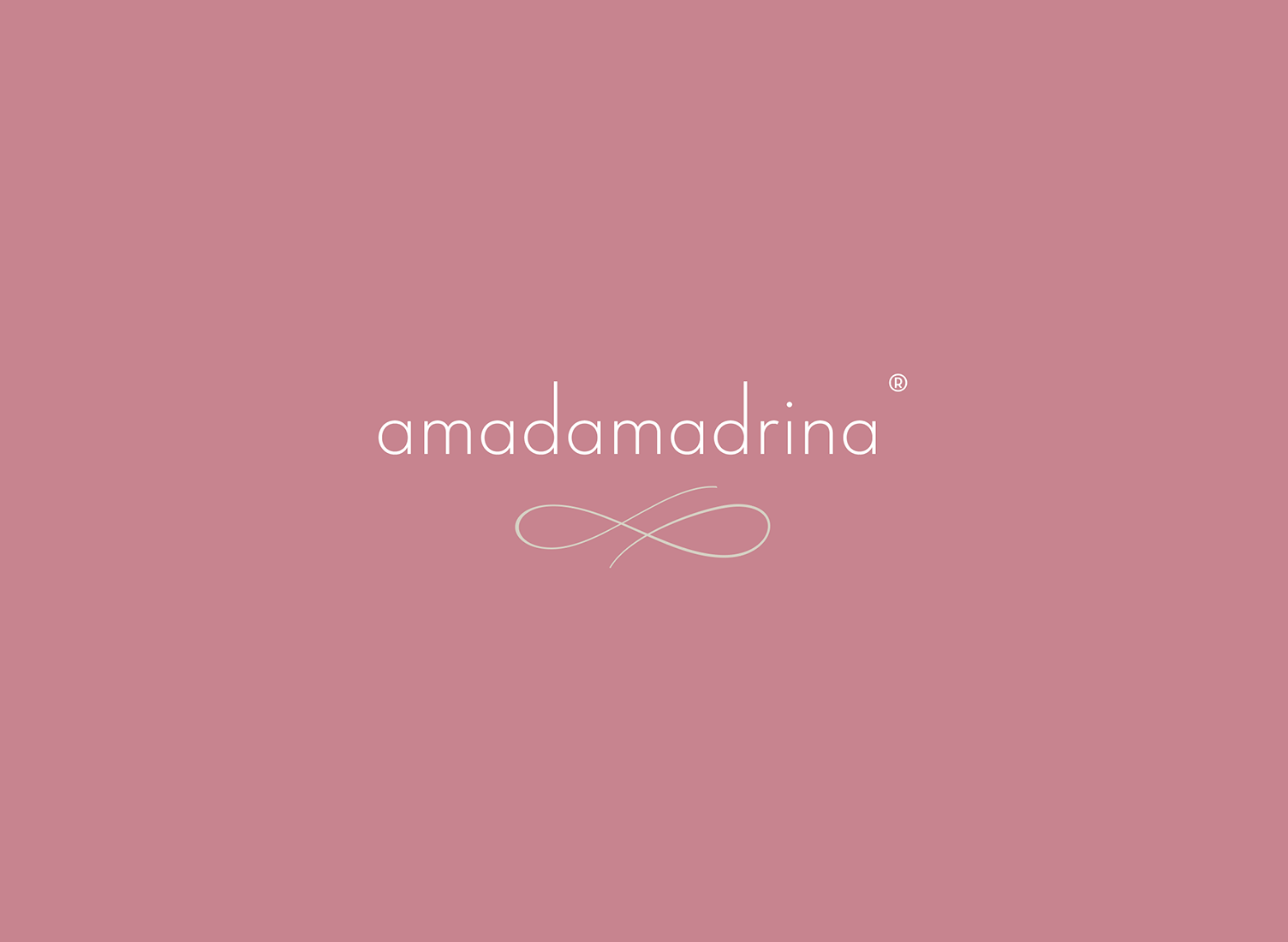 Diseño de logotipo amadamadrina color invertido